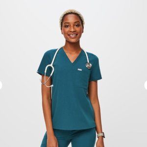 Catarina™ One-Pocket Scrub Top